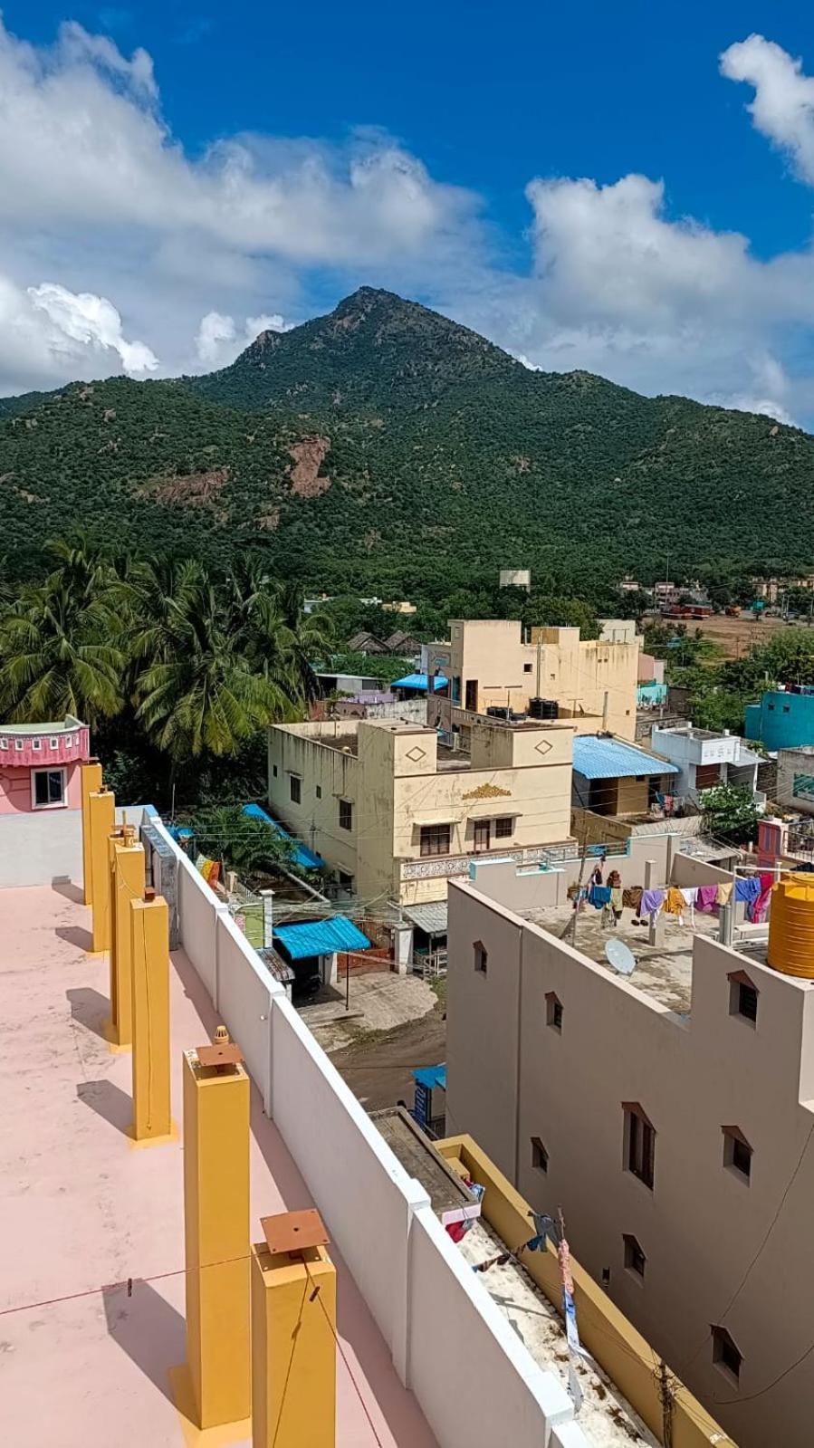 Sathya Guest House Tiruvannāmalai Buitenkant foto